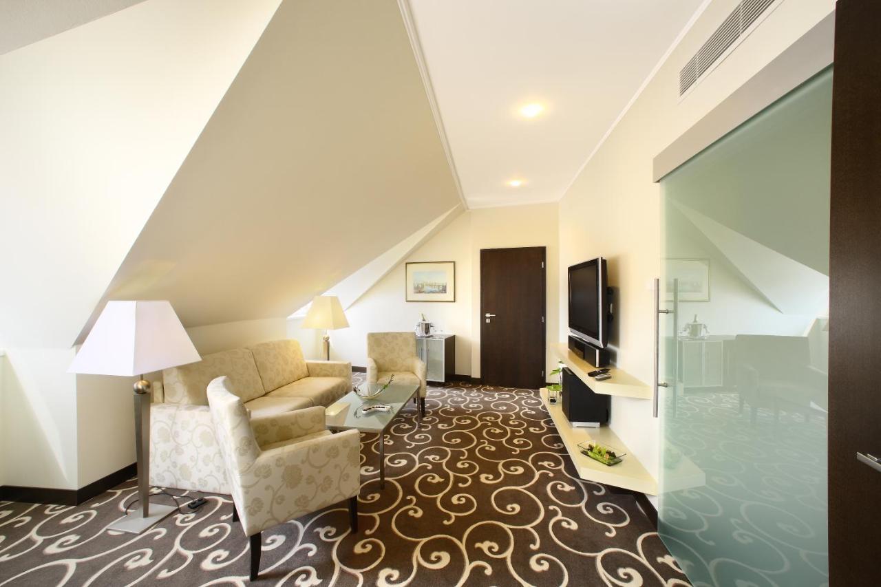 Grand Hotel Bohemia Praag Kamer foto Suite