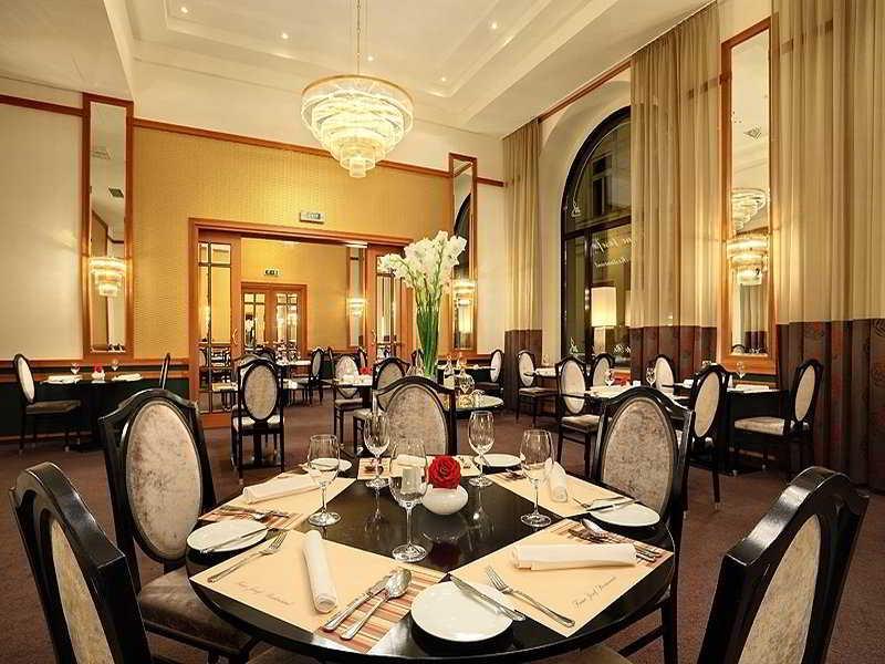 Grand Hotel Bohemia Praag Buitenkant foto The restaurant