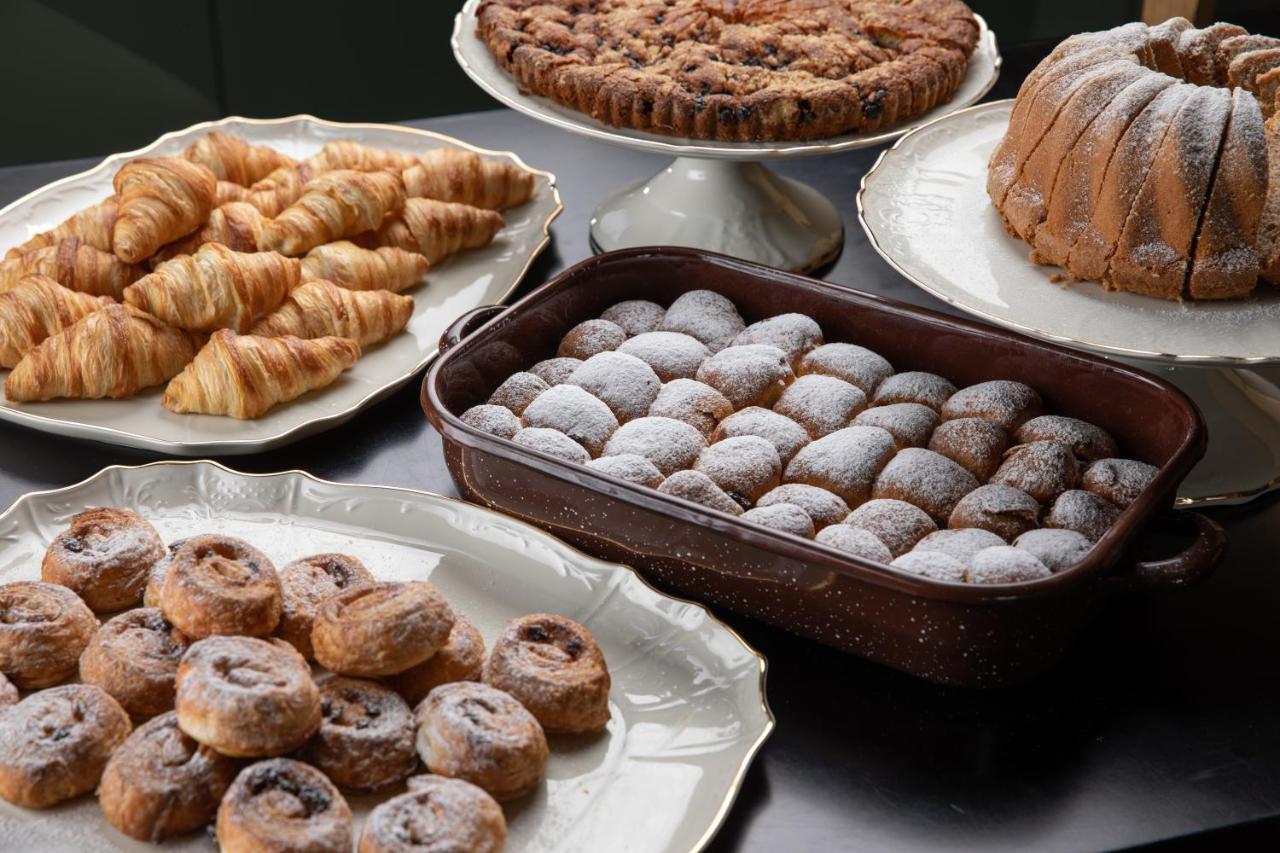 Grand Hotel Bohemia Praag Buitenkant foto A selection of Italian pastries