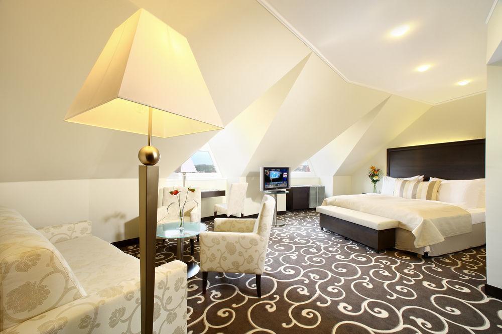 Grand Hotel Bohemia Praag Kamer foto Suite