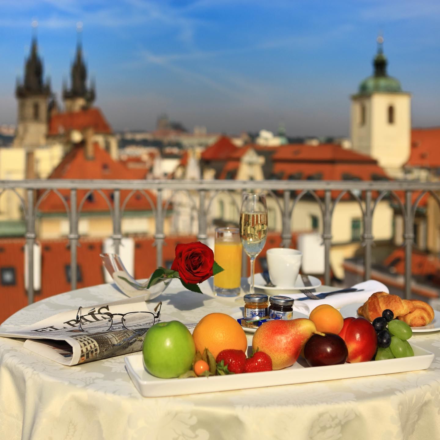Grand Hotel Bohemia Praag Buitenkant foto Breakfast at the Hotel