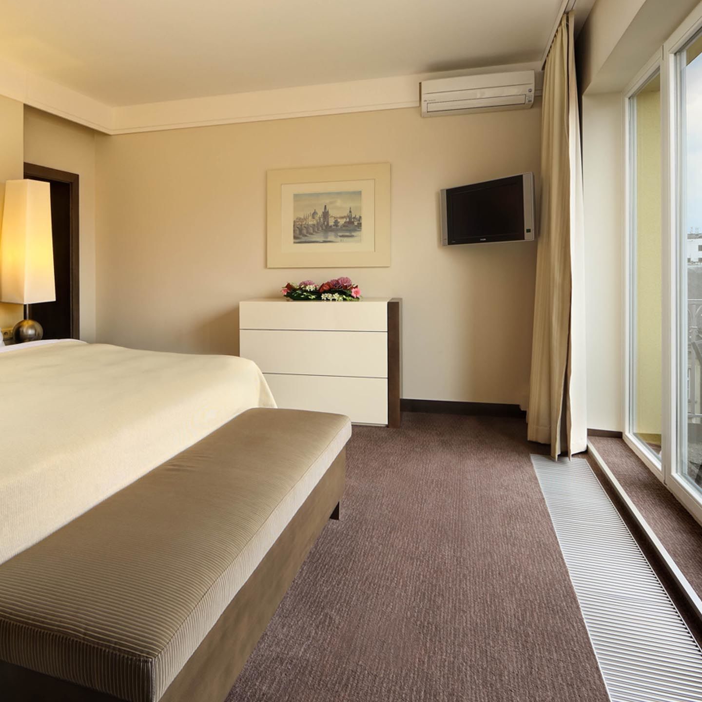 Grand Hotel Bohemia Praag Buitenkant foto A room at the hotel