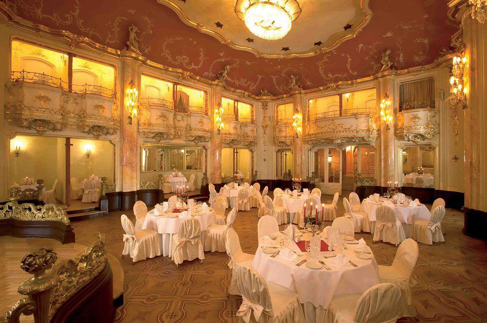 Grand Hotel Bohemia Praag Restaurant foto The ballroom
